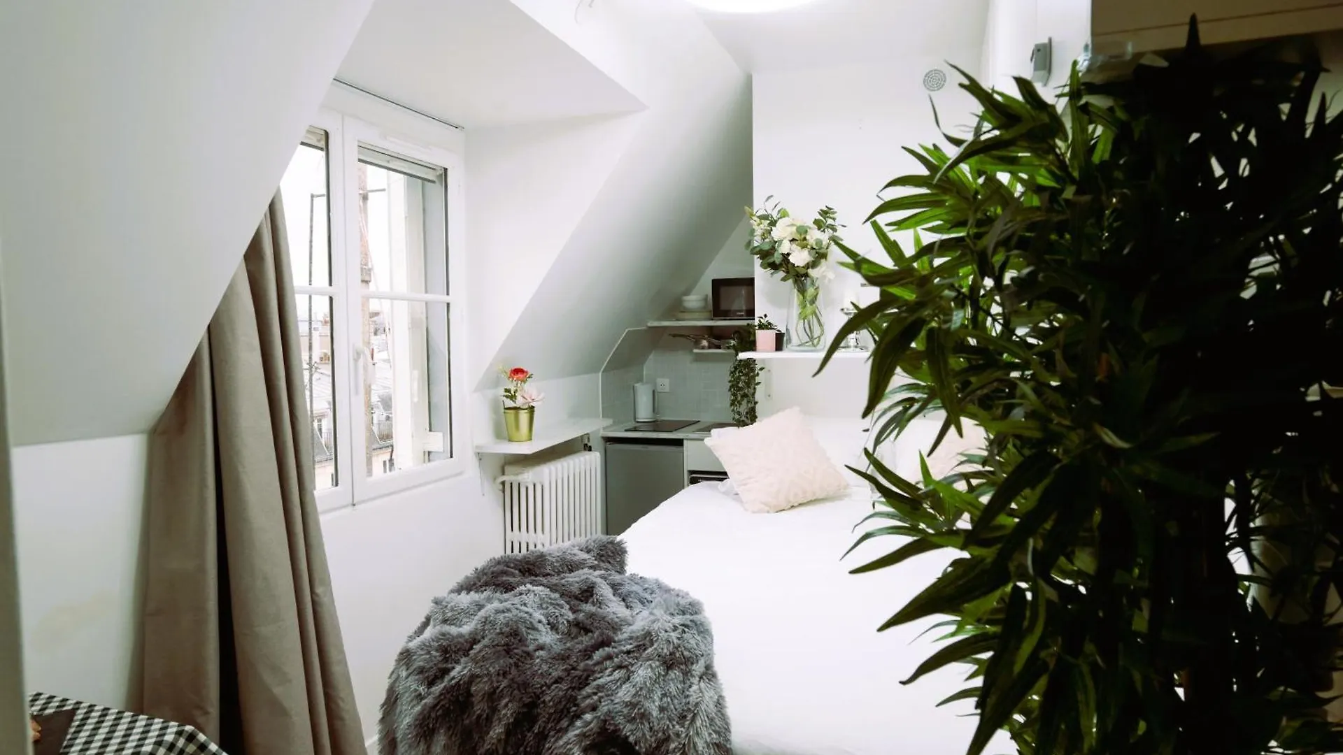 Apartment Tour Eiffel - Invalides - Studio Paris France