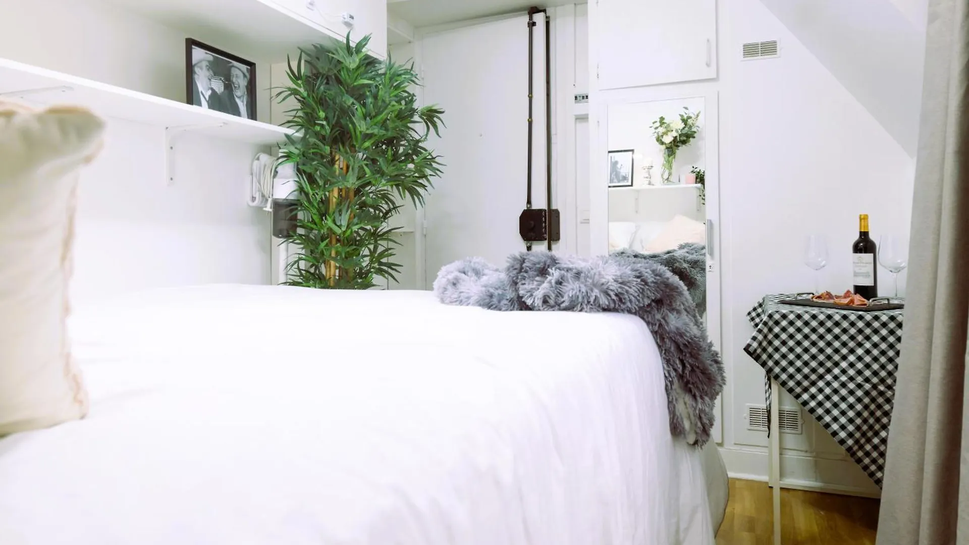 Apartment Tour Eiffel - Invalides - Studio Paris