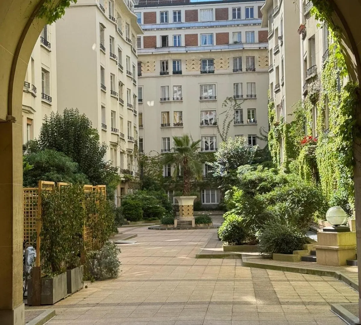 Apartment Tour Eiffel - Invalides - Studio Paris